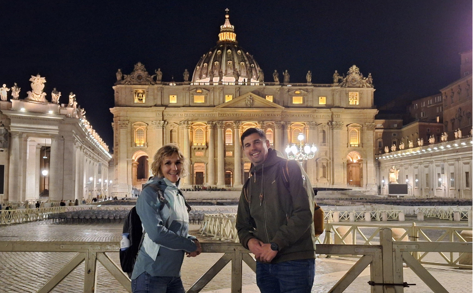 Vaticaanstad; Sint-Pietersbasiliek; 's avonds;